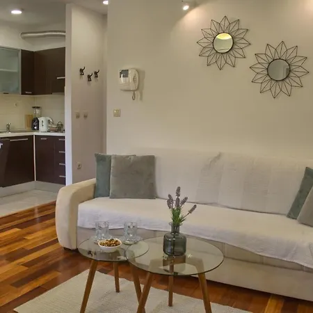 Mali Apartment