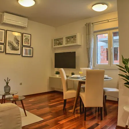 Mali Apartment